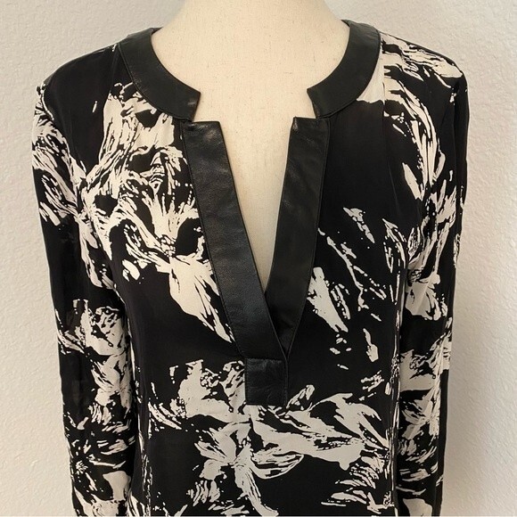 PARKER Leather Silk Top L Sleeve V Neck Abstract Floral White Black Print M - Picture 2 of 13